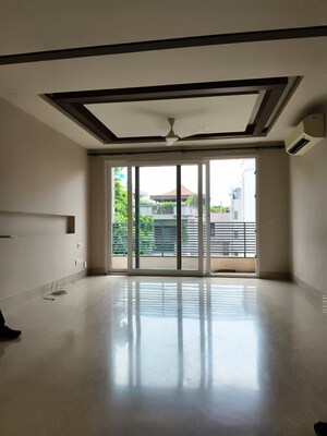 Room in 4 BHK Builder Floor at Boutique Residential Apartments C-253, Defence Colony – for Rent