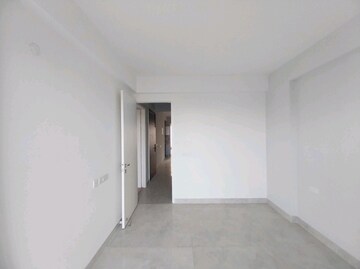 Room in 3 BHK Apartment at Signature Global City 92, Sector 92 – for Sale