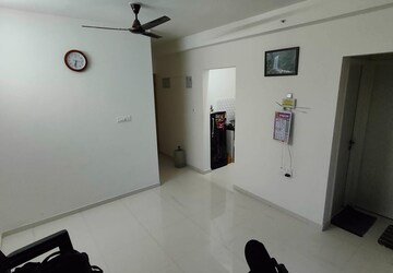 Room in 2 BHK Apartment at Sangani Shrushti Enclave, Baner – for Rent
