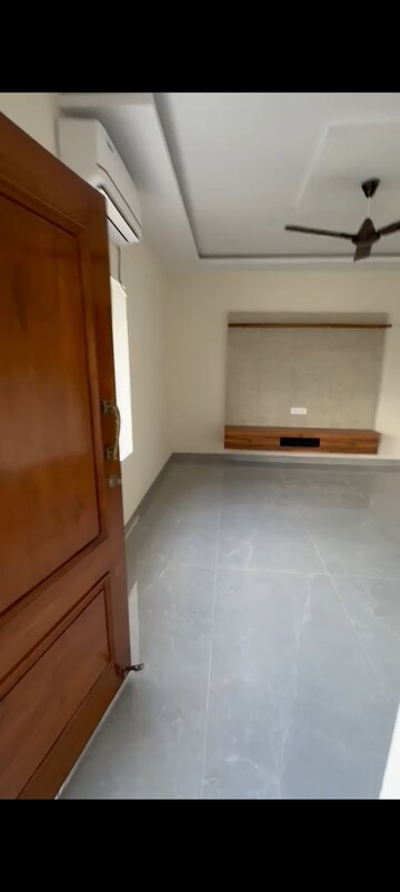 Room in 3 BHK Apartment at Pavani Laxmi Nivas, Madhapur – for Rent