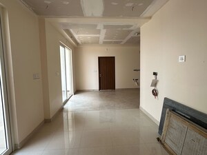 Room in 4 BHK Apartment at Ten Madhapur, Madhapur – for Rent