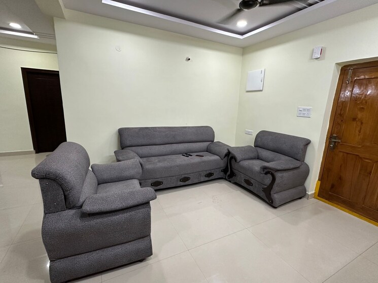 Living Room, pavani-laxmi-nivas 1 RK 400 Sq.Ft. Apartment In Madhapur Hyderabad 9356323