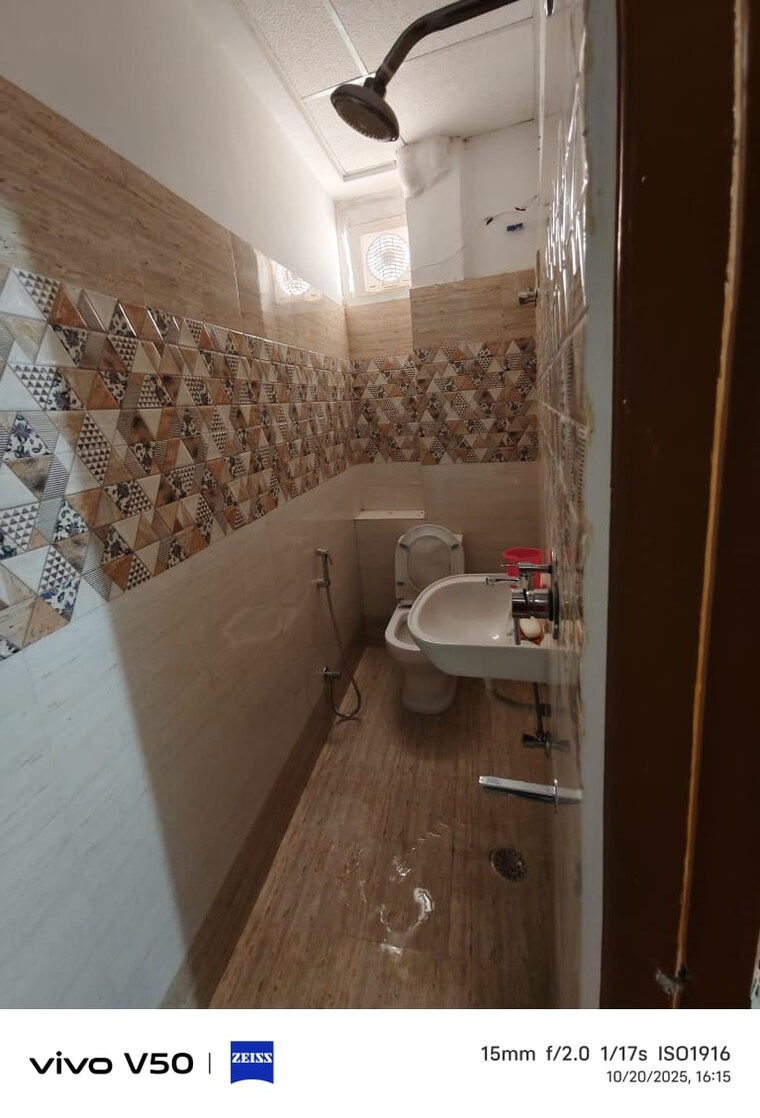 Bathroom, gomti nagar 2 Bedroom 1050 Sq.Ft. Apartment In Gomti Nagar Lucknow 9356336