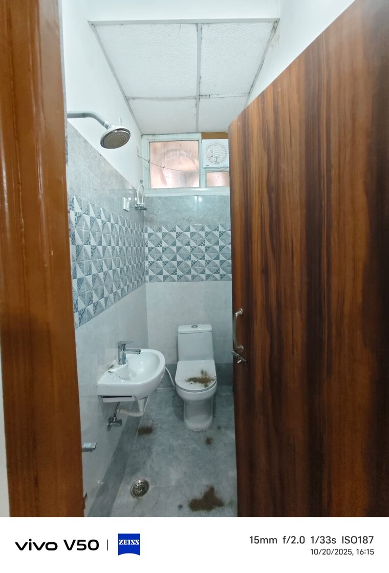Bathroom, gomti nagar 2 Bedroom 1050 Sq.Ft. Apartment In Gomti Nagar Lucknow 9356336