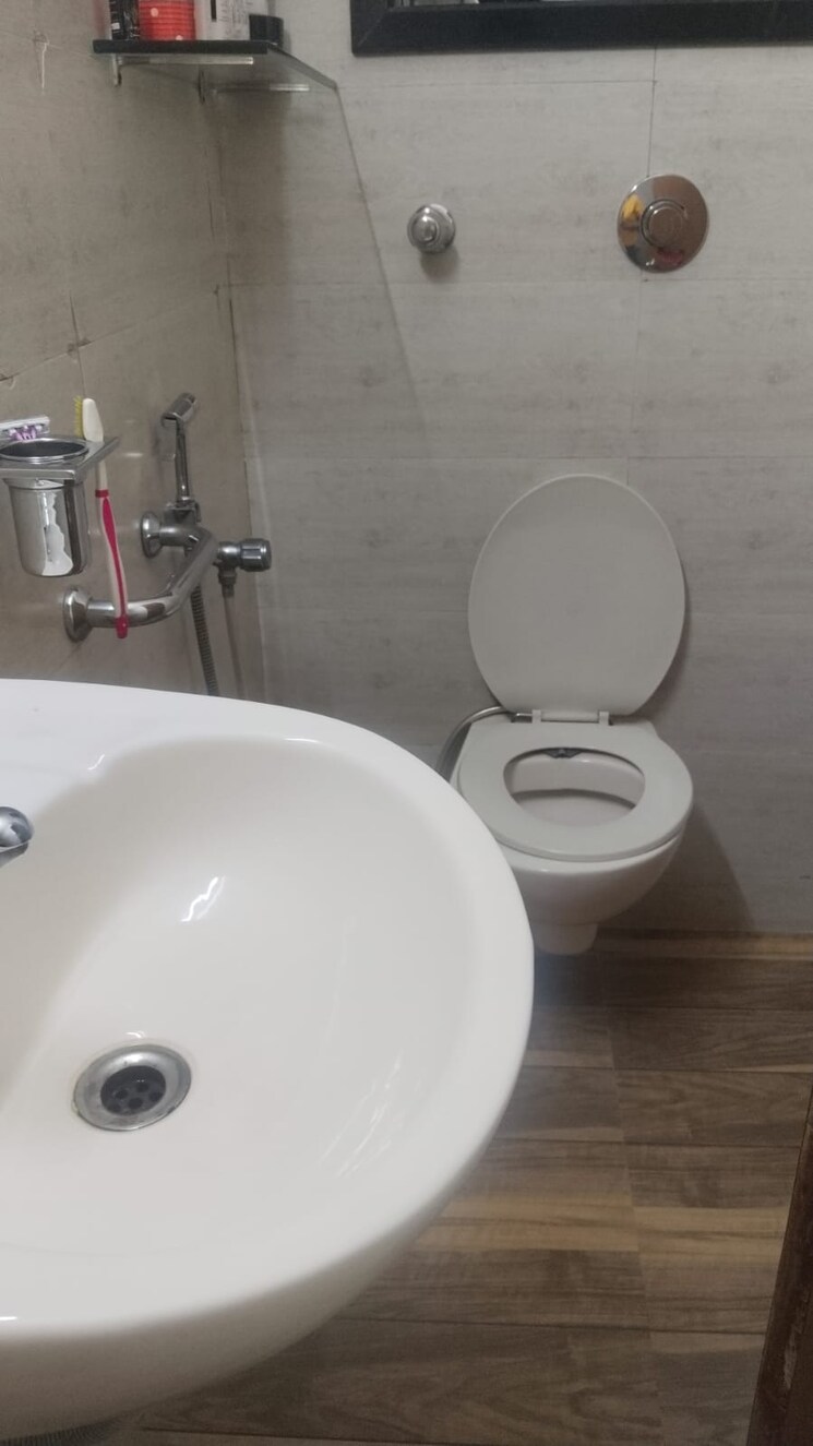 Bathroom, shah-chheda-mahavir-ornate 4 Bedroom 2500 Sq.Ft. Apartment In Kopar Khairane Navi Mumbai 9356343