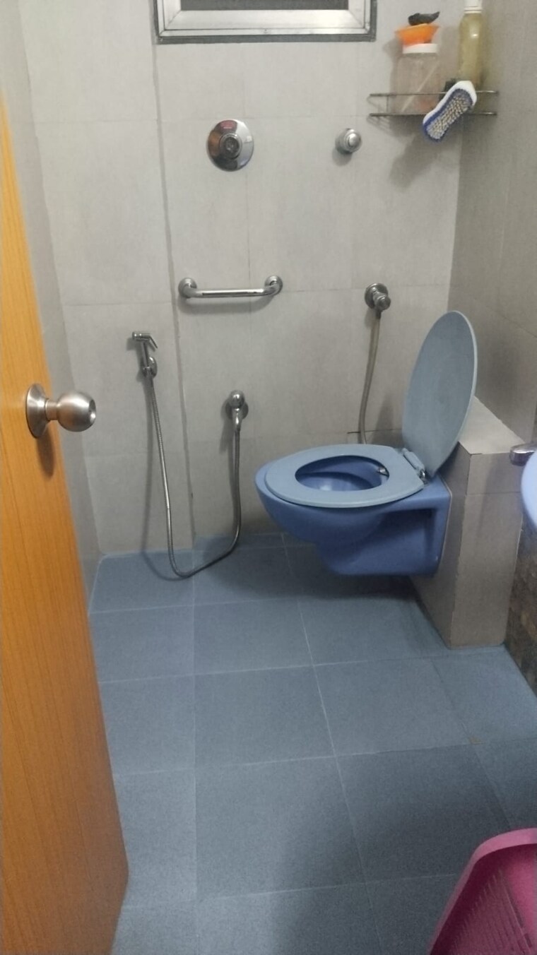 Attached Bathroom, shah-chheda-mahavir-ornate 4 Bedroom 2500 Sq.Ft. Apartment In Kopar Khairane Navi Mumbai 9356343