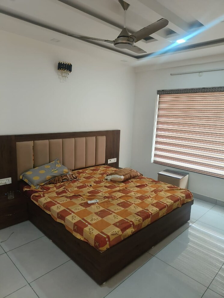 Bedroom, patiala road 4 Bedroom 3000 Sq.Ft. Builder Floor In Patiala Road Zirakpur 9356385