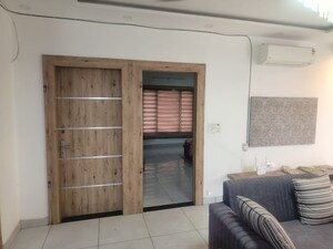 Room in 4 BHK Builder Floor at Patiala Road – for Rent