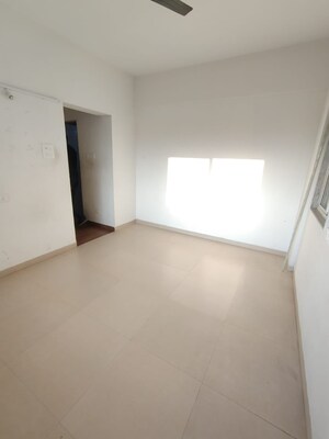 Room in 3 BHK Apartment at Sinhagad Road – for Rent