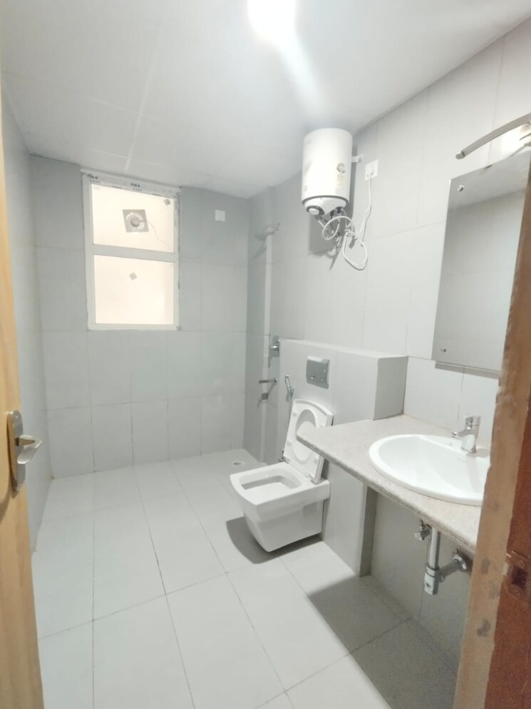 Bathroom, ss-linden 4 Bedroom 2741 Sq.Ft. Apartment In Sector 84 Gurgaon 9356407