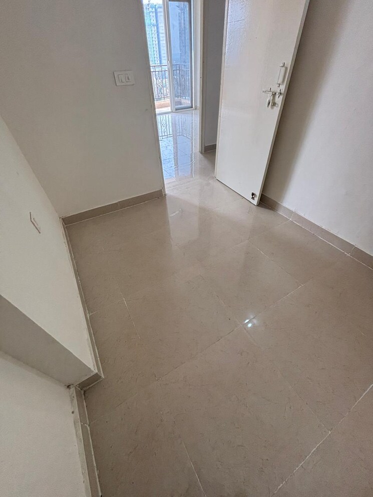 Room, signature-global-golf-greens 2.5 Bedroom 645 Sq.Ft. Apartment In Sector 79 Gurgaon 9356428