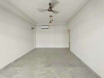 Room in 3 BHK Apartment at DLF The Skycourt, Sector 86 – for Rent