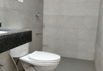 Bathroom in 2 BHK Apartment at Kalpataru Paramount, Kapur Bawdi – for Rent