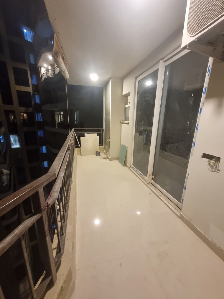 Balcony, maya-green-lotus-saksham 3.5 Bedroom 2335 Sq.Ft. Apartment In International Airport Road Zirakpur 9356473