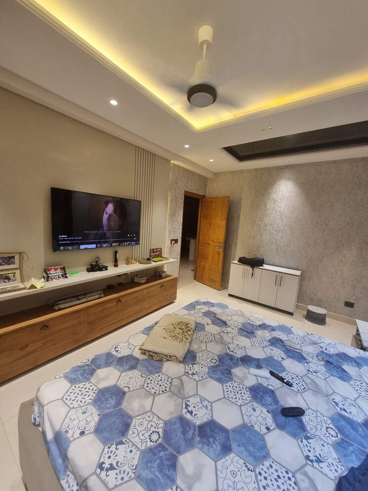 Bedroom, maya-green-lotus-saksham 3.5 Bedroom 2335 Sq.Ft. Apartment In International Airport Road Zirakpur 9356473