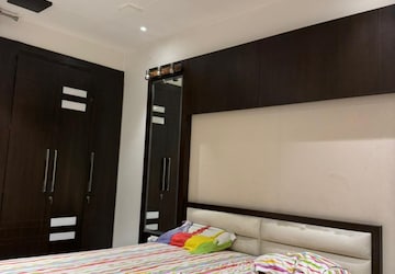 Bedroom in 3.5 BHK Villa at RWA Apartments Sector 51, Sector 51 – for Rent