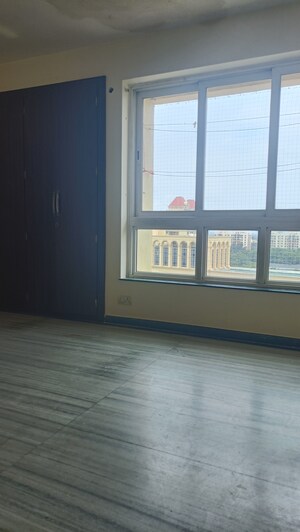 Room in 1 BHK Apartment at Hiranandani Estate Flora, Ghodbunder Road – for Rent