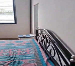 Bedroom in 1 BHK Apartment at Dadar East – for Rent