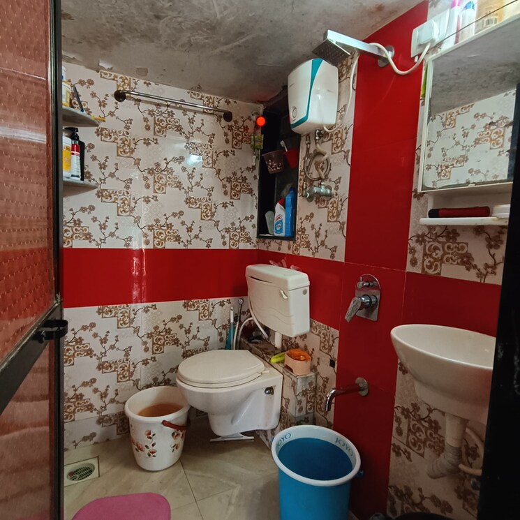 Bathroom, green-square 2 Bedroom 655 Sq.Ft. Apartment In Pratha Pushp Society Thane 9356588