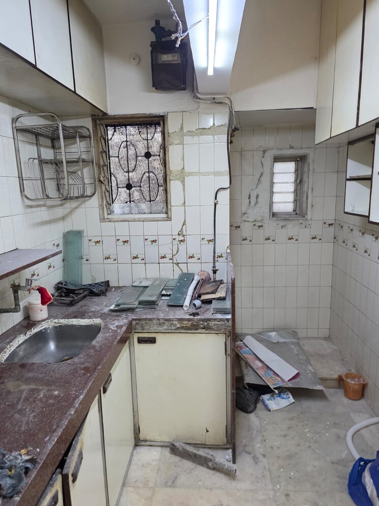 Kitchen, eff-jumbo-darshan-chs 1.5 Bedroom 450 Sq.Ft. Apartment In Andheri East Mumbai 9356549