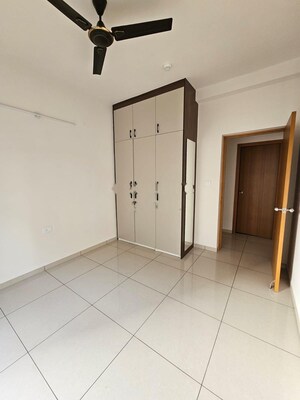 Room in 2 BHK Apartment at Vijetha Lapis Lazuli, Brookefield – for Rent