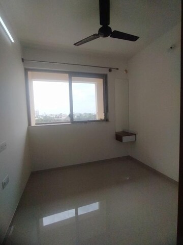 Room in 1 BHK Apartment at Hiranandani Queensgate, Bannerghatta – for Rent