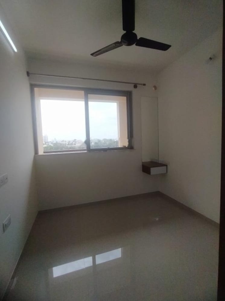 Room, hiranandani-queensgate 1 Bedroom 416 Sq.Ft. Apartment In Bannerghatta Bangalore 9356660
