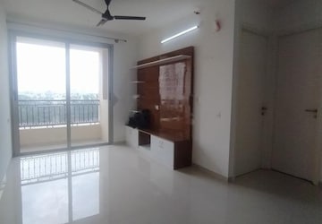 Room in 1 BHK Apartment at Hiranandani Queensgate, Bannerghatta – for Rent