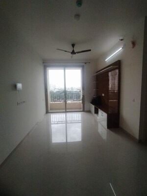 Room in 1 BHK Apartment at Hiranandani Queensgate, Bannerghatta – for Rent