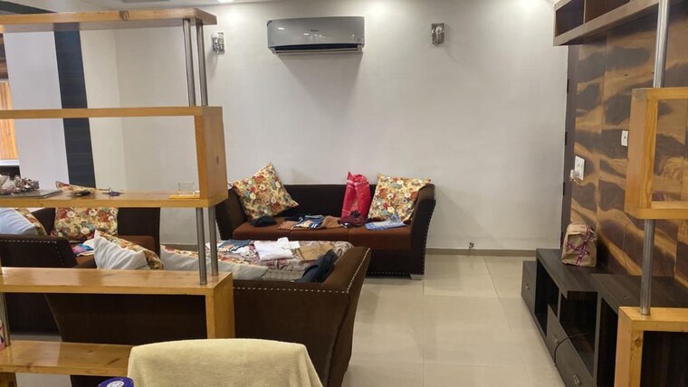 Living Room, vip road 3 Bedroom 2500 Sq.Ft. Apartment In Vip Road Zirakpur 9356674