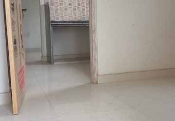 Room in 3 BHK Apartment at Kristi Villa, Chinar Park – for Rent