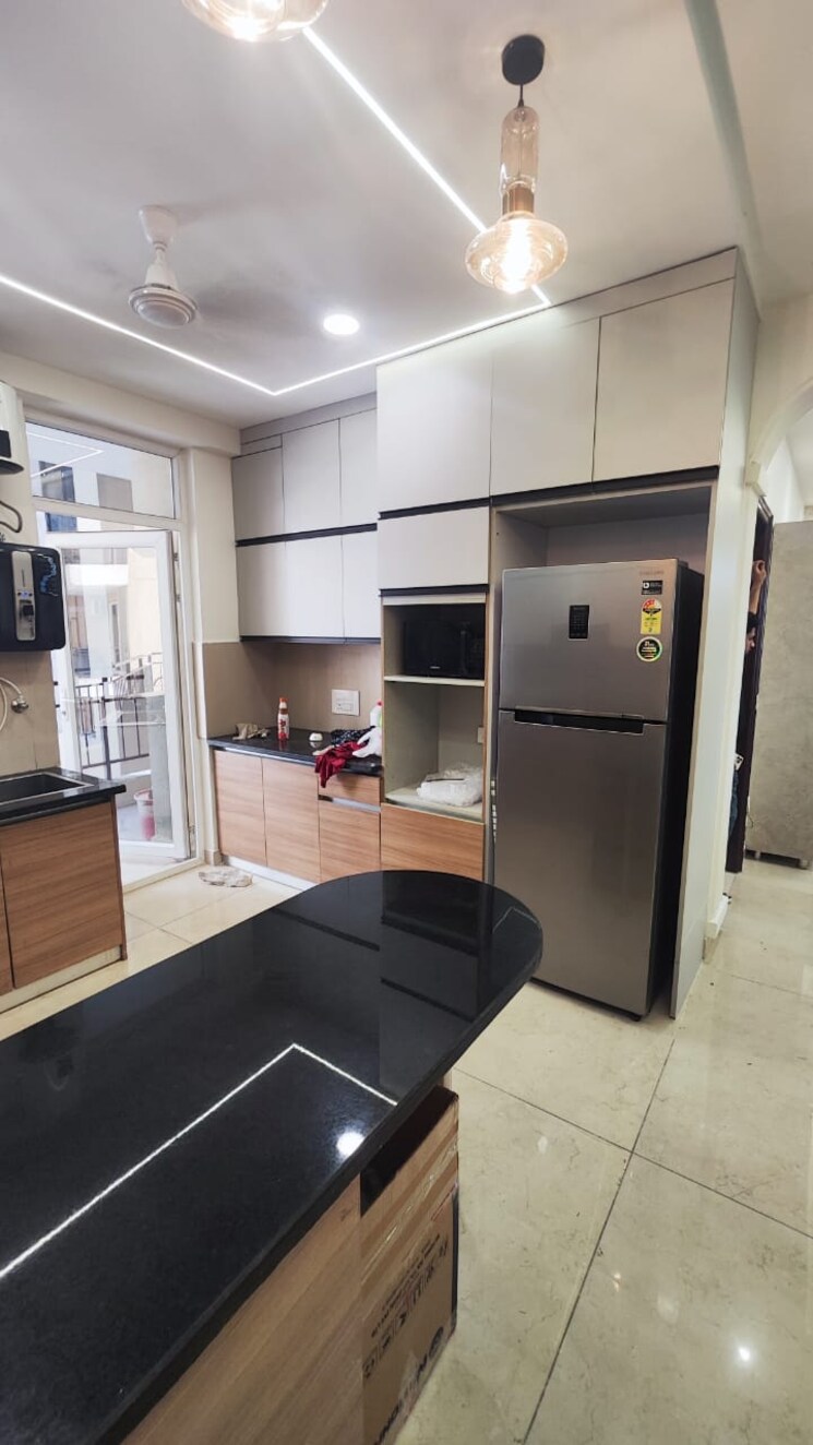 Kitchen, maya-green-lotus-saksham 3.5 Bedroom 1906 Sq.Ft. Apartment In International Airport Road Zirakpur 9356729