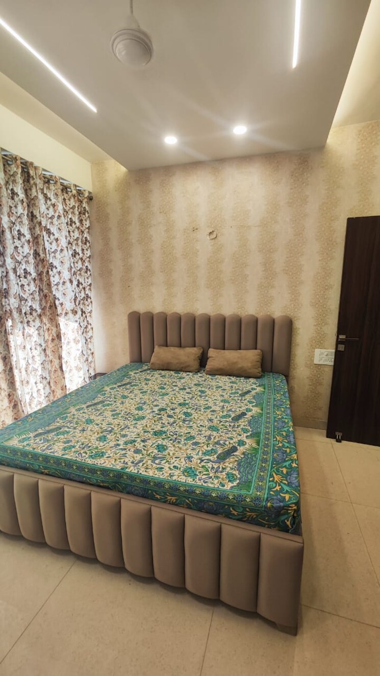 Bedroom, maya-green-lotus-saksham 3.5 Bedroom 1906 Sq.Ft. Apartment In International Airport Road Zirakpur 9356729