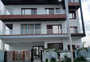 3.5 BHK Villa For Rent in Gomti Nagar