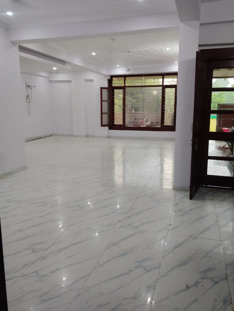Room, gomti nagar 3.5 Bedroom 2500 Sq.Ft. Villa In Gomti Nagar Lucknow 9356737