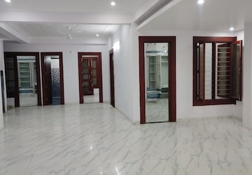Room in 3.5 BHK Villa at Gomti Nagar – for Rent