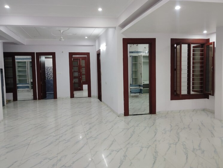 Room, gomti nagar 3.5 Bedroom 2500 Sq.Ft. Villa In Gomti Nagar Lucknow 9356737