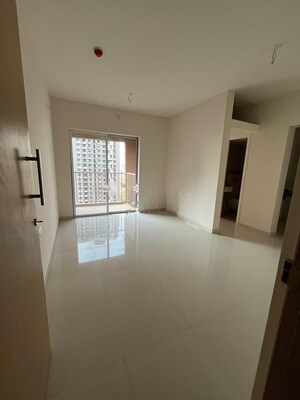 Room in 1 BHK Apartment at Godrej Green Cove, Mahalunge – for Rent