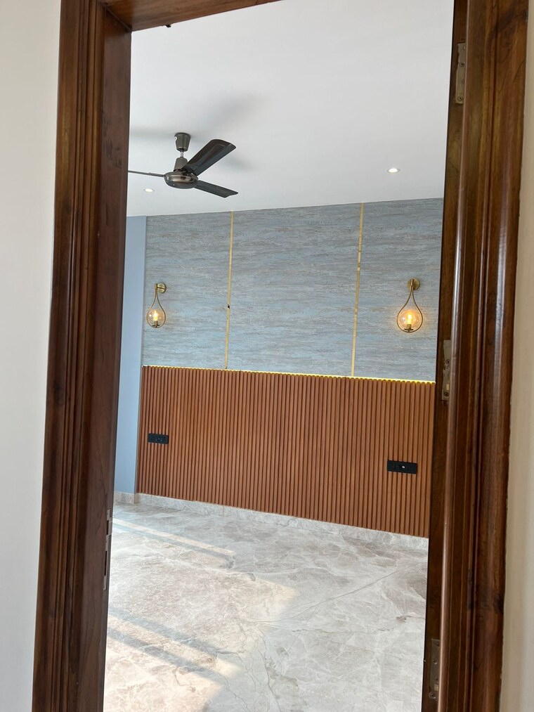 Room, sector 26 3 Bedroom 215 Sq.Ft. Builder Floor In Sector 26 Gurgaon 9356757