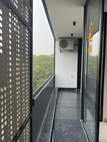 Building Lobby in 3 BHK Builder Floor at Sector 26 – for Rent