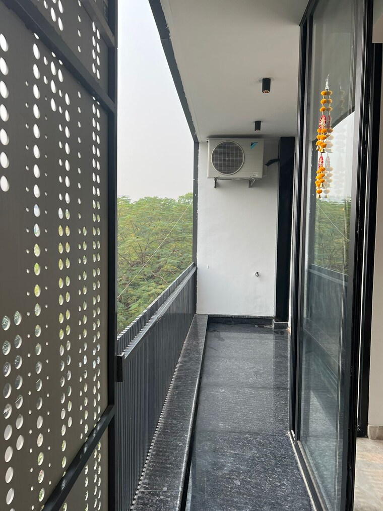 undefined, sector 26 3 Bedroom 215 Sq.Ft. Builder Floor In Sector 26 Gurgaon 9356757