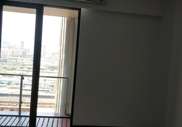 Room in 1 BHK Apartment at Lodha New Cuffe Parade, Wadala – for Rent