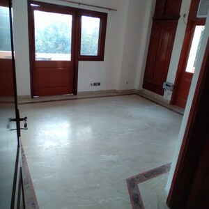 Room in 4 BHK Builder Floor at RBC II, Sushant Lok I – for Rent