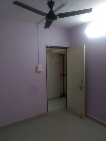 Room in 1 BHK Apartment at Mahalaxmi CHS Worli, Worli – for Rent