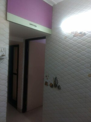 Room in 1 BHK Apartment at Mahalaxmi CHS Worli, Worli – for Rent