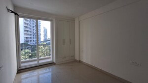 Room in 3 BHK Apartment at Maxxus Elanza, International Airport Road – for Rent
