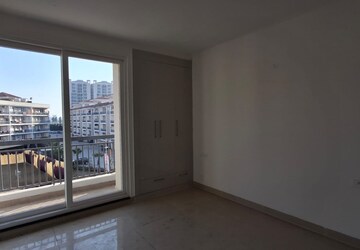 Room in 3 BHK Apartment at Maxxus Elanza, International Airport Road – for Rent