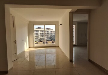 Room in 3 BHK Apartment at Maxxus Elanza, International Airport Road – for Rent