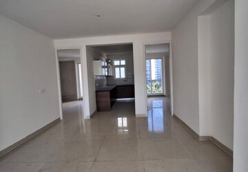Room in 3 BHK Apartment at Maxxus Elanza, International Airport Road – for Rent