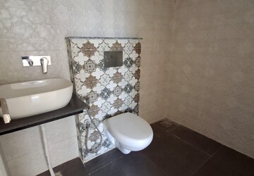 Bathroom in 3 BHK Apartment at Maxxus Elanza, International Airport Road – for Rent
